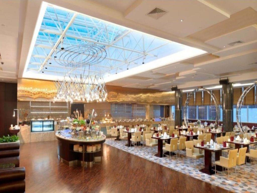Golden Eagle Summit Hotel Downtown Nanjing  Eksteriør billede